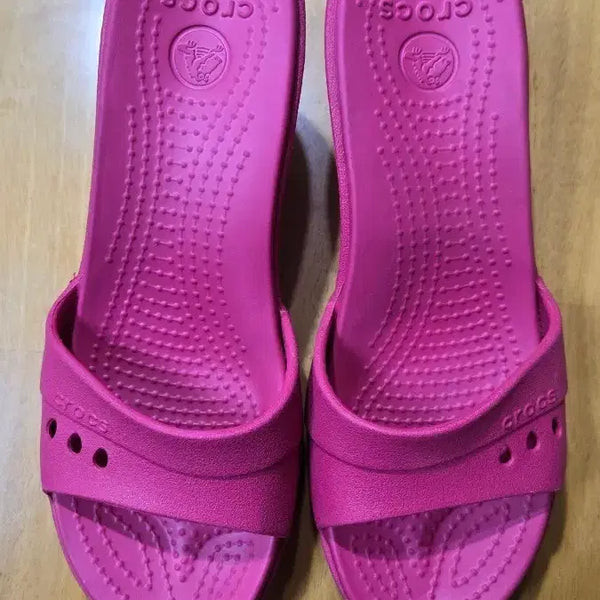 [BUNJANG] Crocs Kadie Wedge Pink W7 / 크록스 카디웨지  핑크 240w7