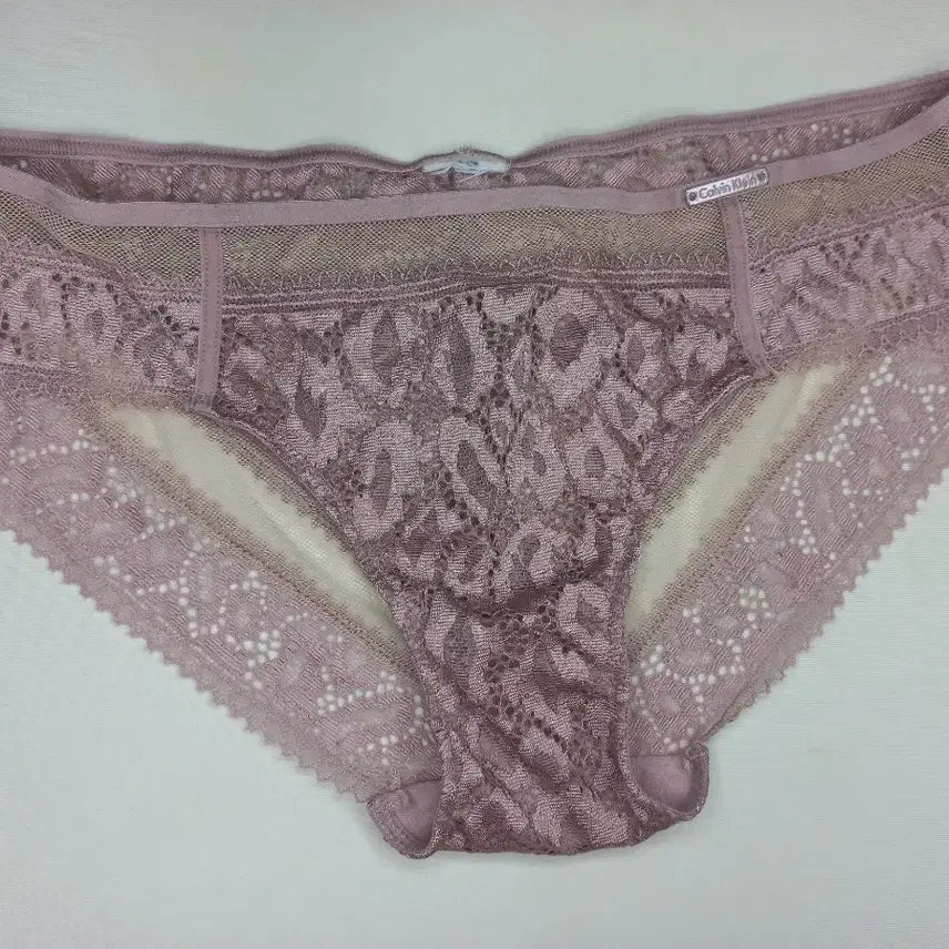 [BUNJANG] Calvin Klein Women's Lace Lingerie Briefs (Used) / 캘빈클라인 여성 속옷 레이스 란제리 중고 팬티