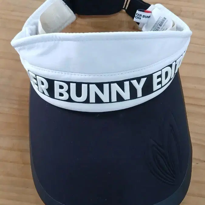 [BUNJANG] Master Bunny Edition White Golf Visor Cap / 마스터버니 에디션 볼캡 썬바이저 화이트