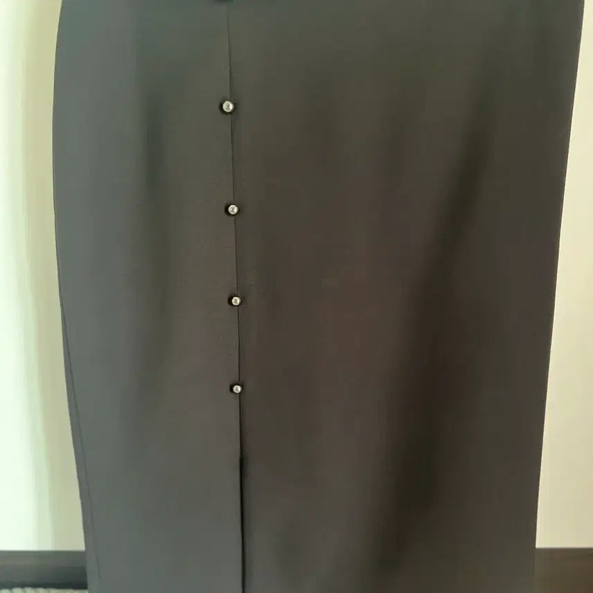 [BUNJANG] M Sens Black Button Point H-Line Skirt / 미센스 블랙 버튼 포인트 H라인 스커트