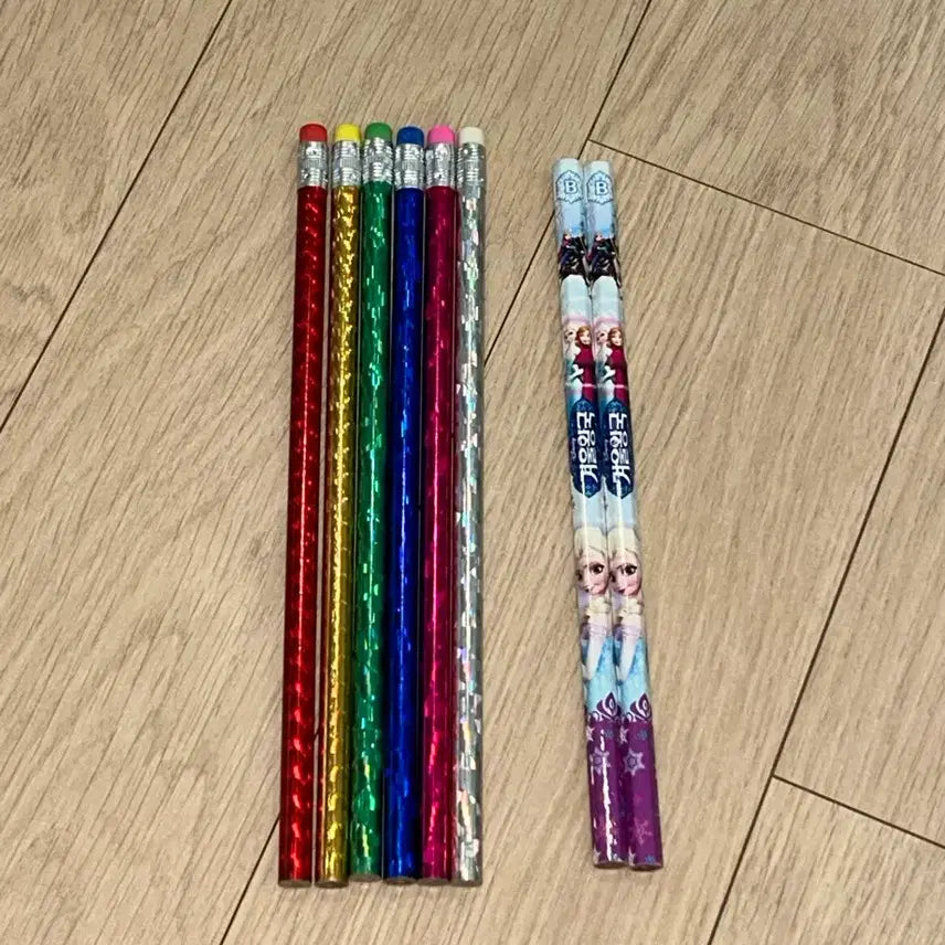 [BUNJANG] Classic Frozen Glitter Pencil Set / 고전 겨울왕국 반짝이 연필 8자루