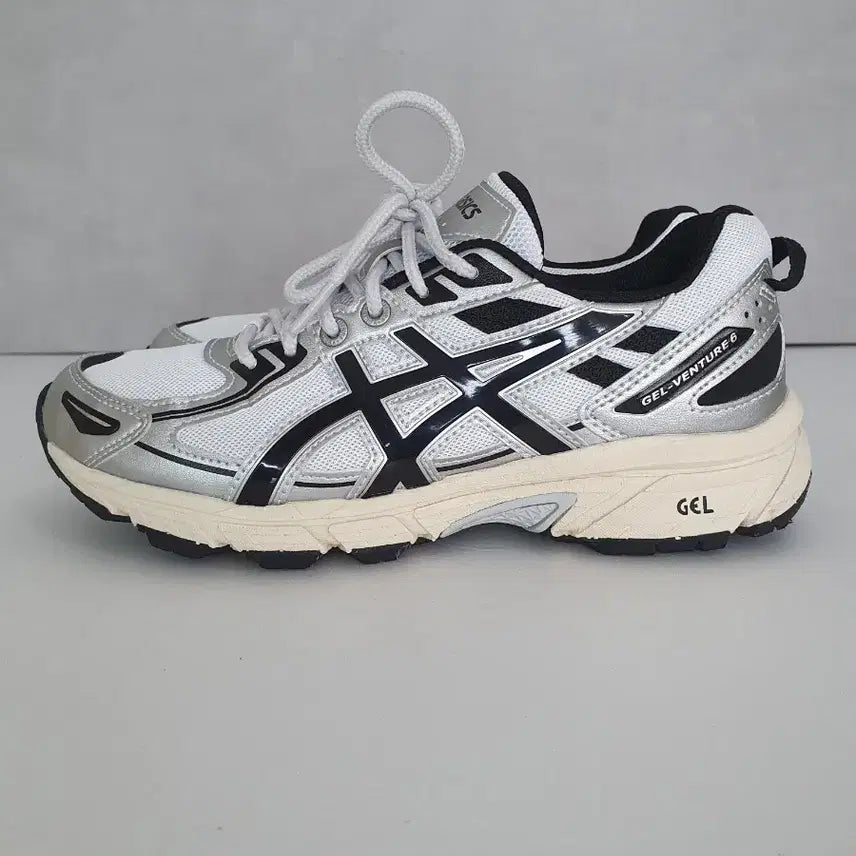 [BUNJANG] ASICS Gel-Venture 6 White Black Sneakers (Size 230) / 아식스 젤 벤처 6  화이트 블랙 (230)