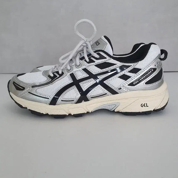[BUNJANG] ASICS Gel-Venture 6 White Black Sneakers (Size 230) / 아식스 젤 벤처 6  화이트 블랙 (230)