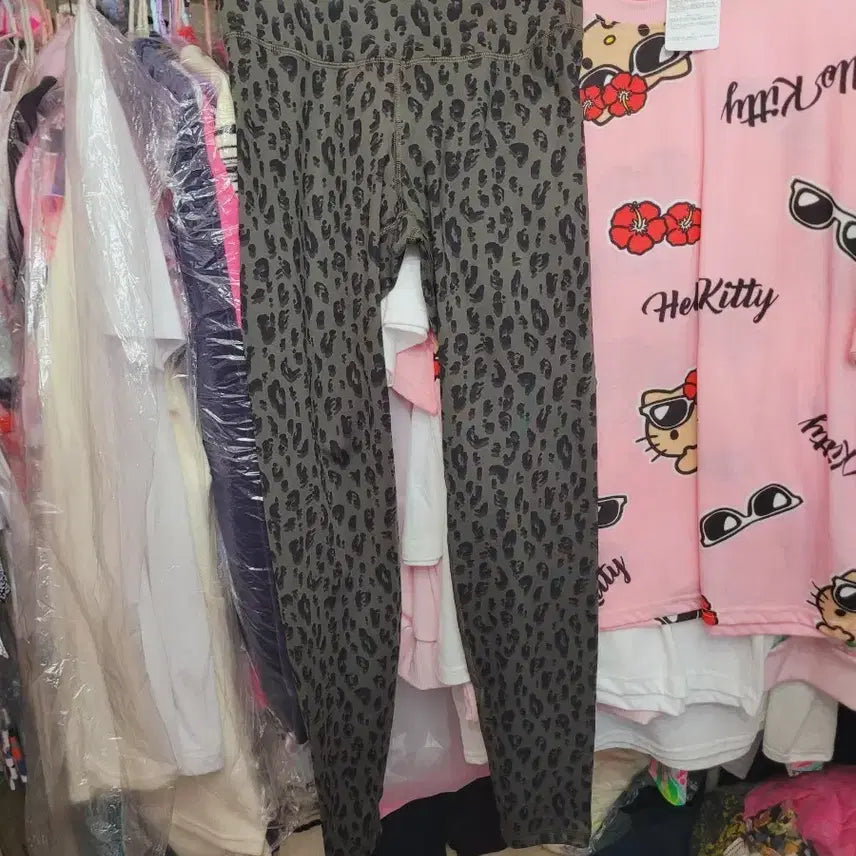 [BUNJANG] Leopard Pattern Leggings (Imported) - Size S / 레오파드 패턴 레깅스 수입,S
