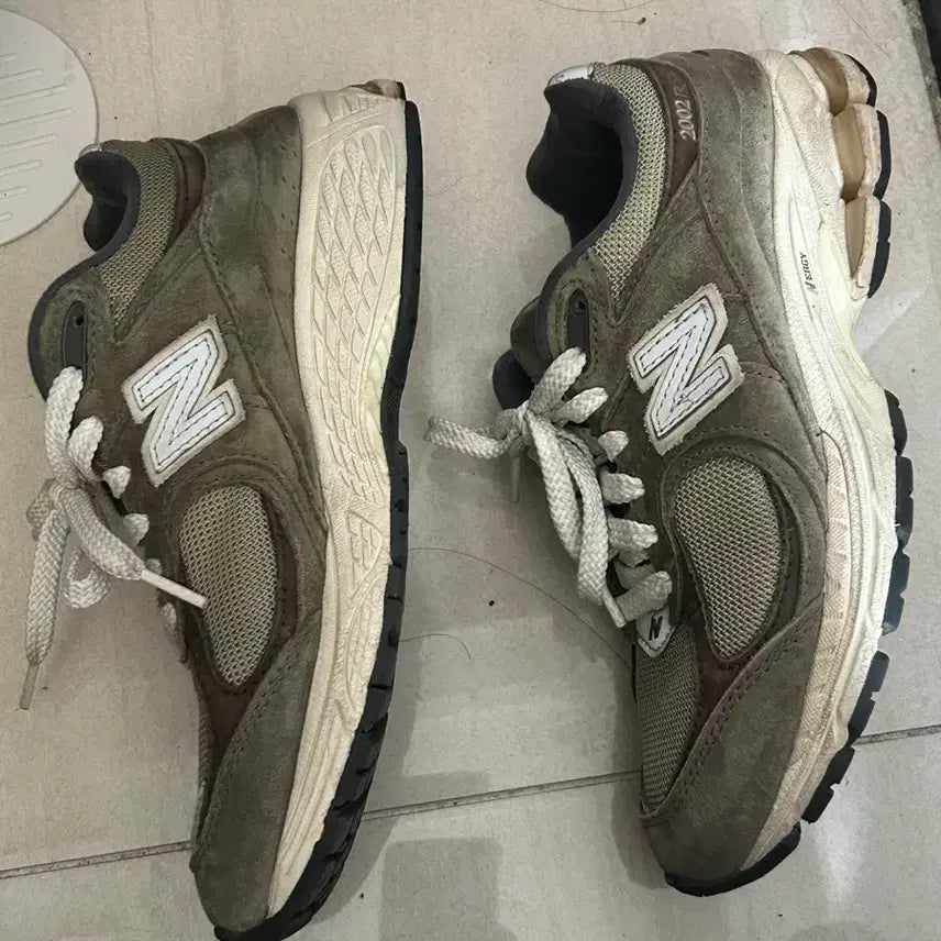 [BUNJANG] New Balance 2002R Special Vintage Khaki / 뉴발란스 2002R 스페셜 빈티지 카키 225
