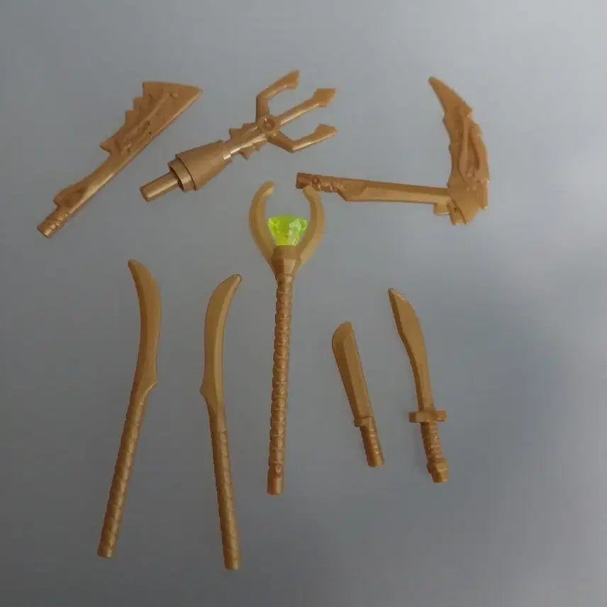 [BUNJANG] LEGO Ninjago Gold Assorted Weapons Bundle / 레고 닌자고 골드 다양한 무기들 일괄