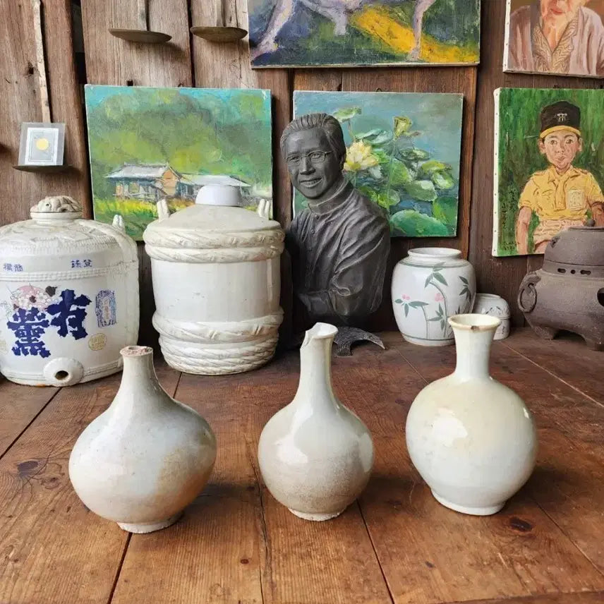 [BUNJANG] Three Joseon Dynasty White Porcelain Vases / 백자주병 3개