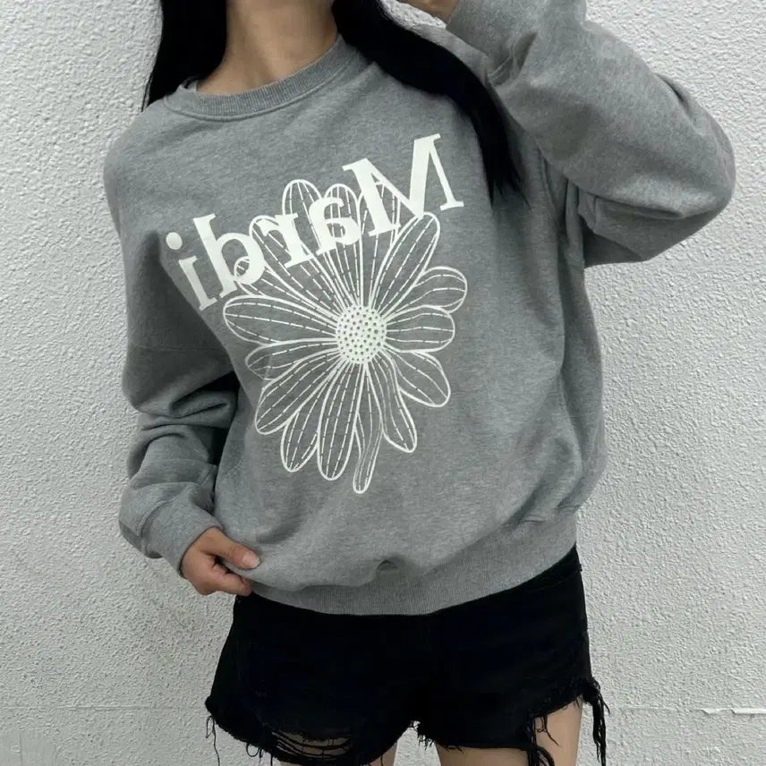 [BUNJANG] Mardi Mercredi Center Logo Sweatshirt Grey / 마르디 메르크디 센터로고 그레이 맨투맨