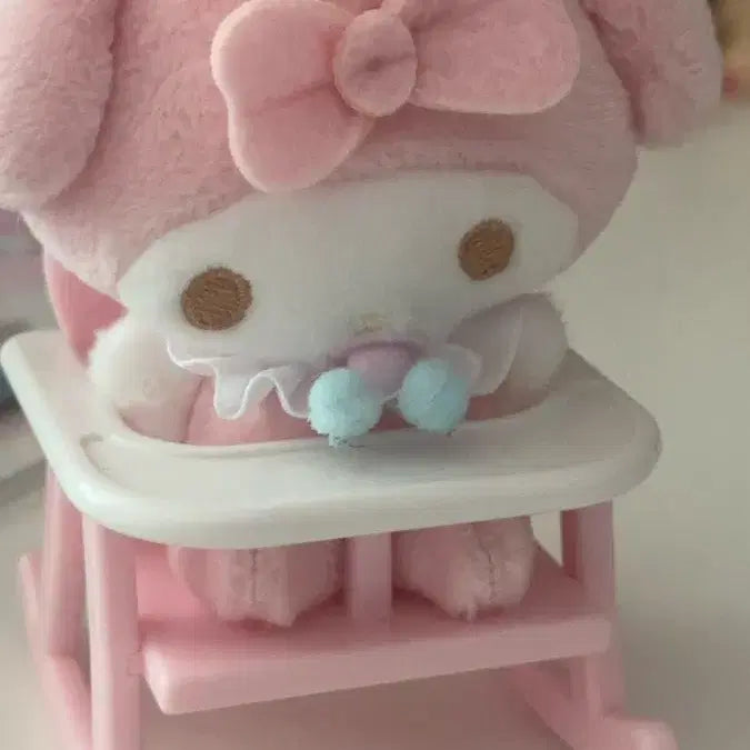 [BUNJANG] Sanrio My Melody Wobbly Baby Chair Mascot Doll Keychain / 산리오 마이멜로디 흔들흔들 베이비체어 마스코트 인형 키링 아기 마멜 베이비