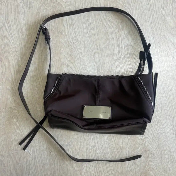 [BUNJANG] Matin Kim Side Zipper Fabric Two-Way Bag Wine/Dark Brown / 마뗑킴 가방 사이드 지퍼 패브릭 투웨이백 와인 다크브라운