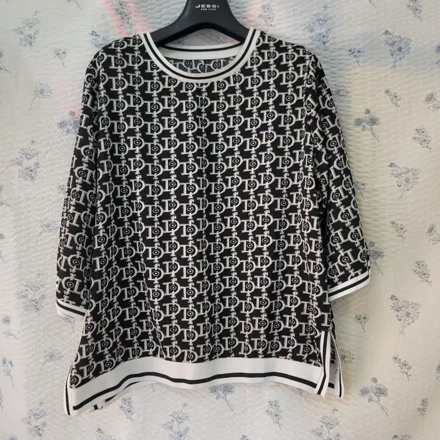 [BUNJANG] Comfortable T-Shirt / 티셔츠