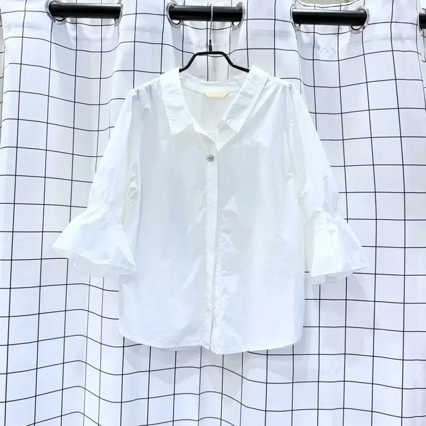 [BUNJANG] CC Collect Blouse 2022 / cc콜렉트 블라우스 22년