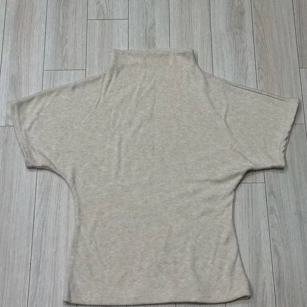 [BUNJANG] Turtleneck Short-Sleeve Knit Beige / 터틀넥 반팔 니트 베이지