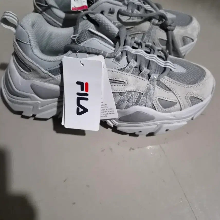 [BUNJANG] Fila Grey Sneakers (Size 260, New) / 휠라 운동화 260 그레이(새상품)