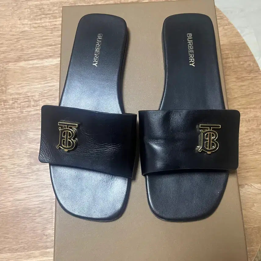 [BUNJANG] Burberry TB Logo Slides EU 38 / 버버리 TB 로고 슬리퍼 38