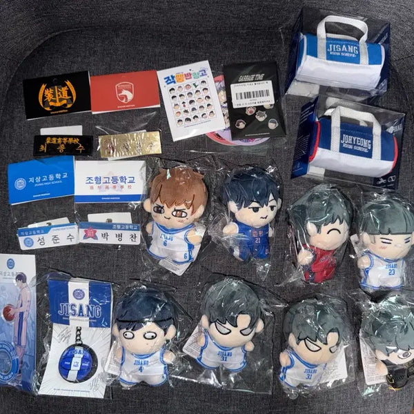 [BUNJANG] Garbage Time Character Goods Set (Including Dolls, Bags, Keychains, Name Tags, Basketball Keychain, Acrylic Stand, Poster Tube, Stickers, Band-aids) / 가비지타임 성준수 전영중 진재유 기상호 공태성 박병찬 최종수 인형 가방 명찰 농구공 키링 아크릴 스탠드 족자봉