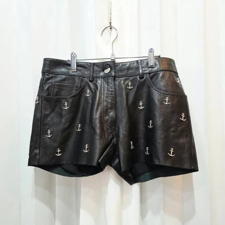 [BUNJANG] Acne Studios 27-inch Anchor Pattern Leather Shorts C570 / 27인치 아크네 스튜디오 앵커 패턴 가죽 반바지 C570