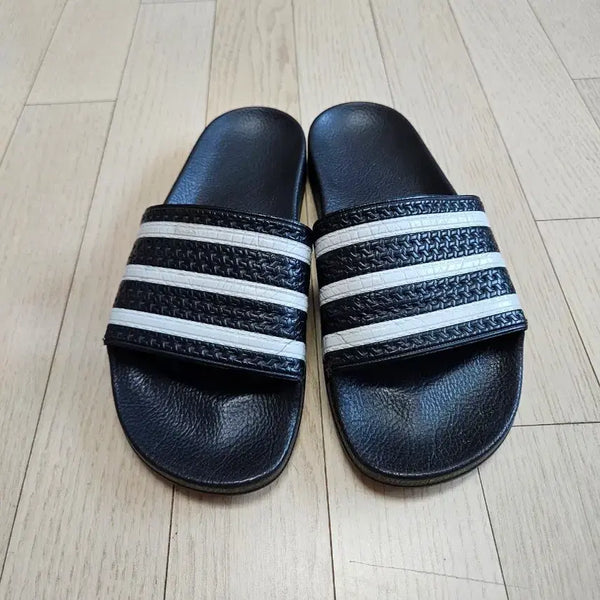 [BUNJANG] Adidas Adilette Slides (260mm) / 아디다스 아딜렛 슬리퍼(260mm)
