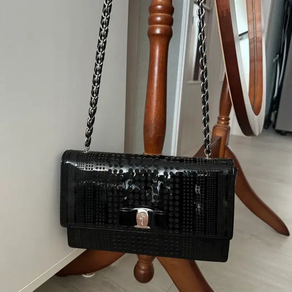 [BUNJANG] Salvatore Ferragamo Patent Leather Dot Gancini Shoulder Bag / 페라가모 유광 도트 간치니 숄더백