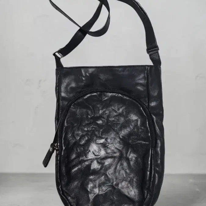 [BUNJANG] Hatchingroom Egg Leather Crossbody Bag / 해칭룸(Hatchingroom) 에그 레더 크로스백