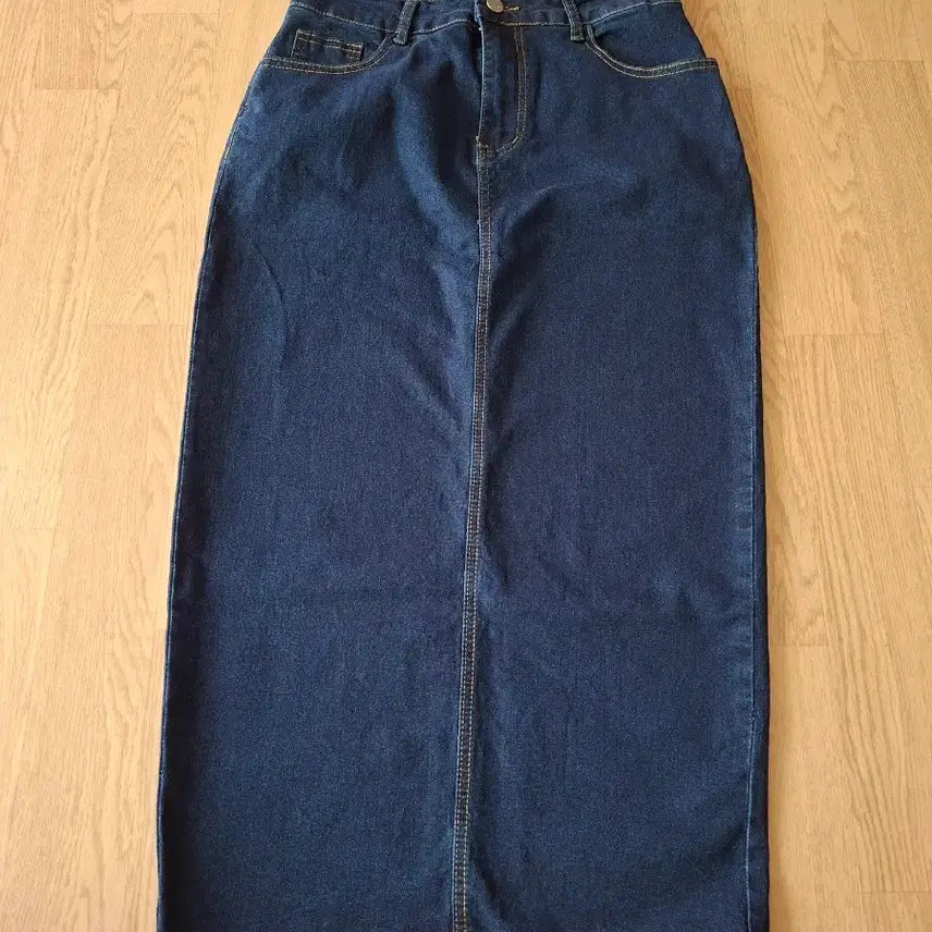 [BUNJANG] Dark Wash Denim Long Skirt with Back Slit - Size L / 진청 뒷트임 데님 롱 스커트 L 사이즈 (새상품)