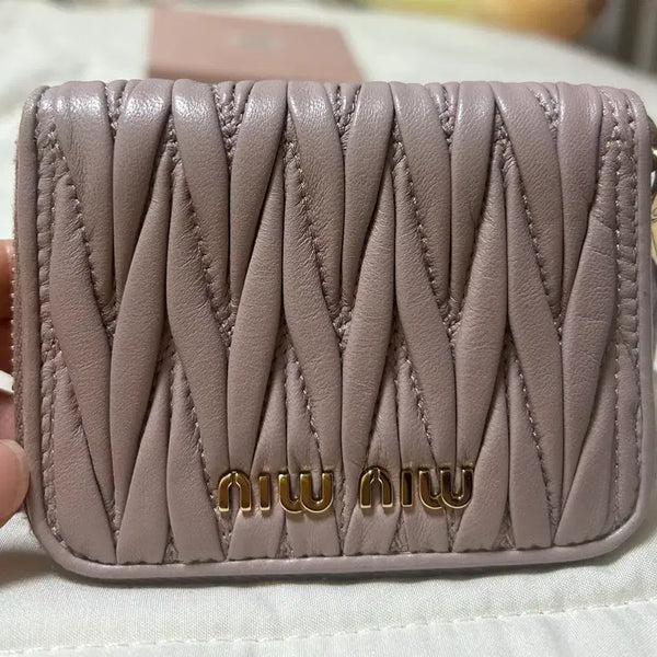[BUNJANG] Miu Miu Matelasse Bi-fold Wallet / 미우미우 마테라쎄 지갑