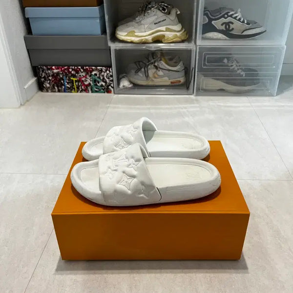 [BUNJANG] Louis Vuitton Waterfront Slides Size 8 / 루이비통 워터프론트 슬리퍼 8