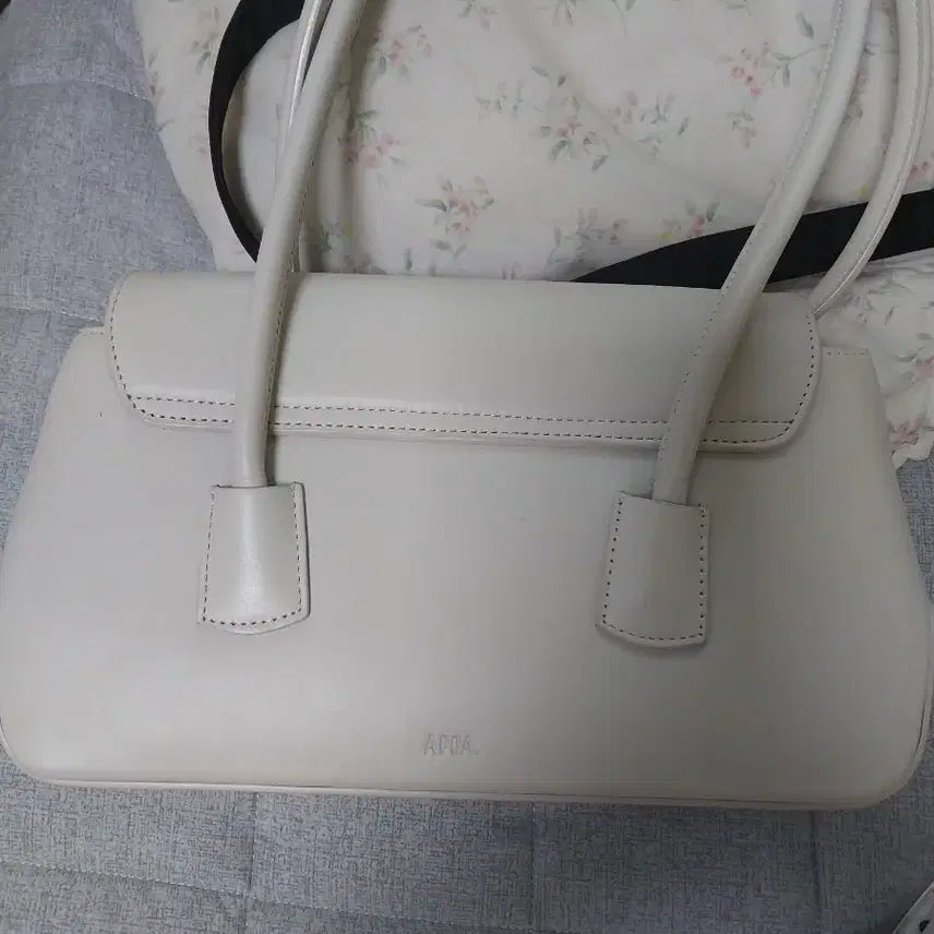 [BUNJANG] APOA Women's Tote Bag Ivory / APOA. 여성 토트백 아이보리