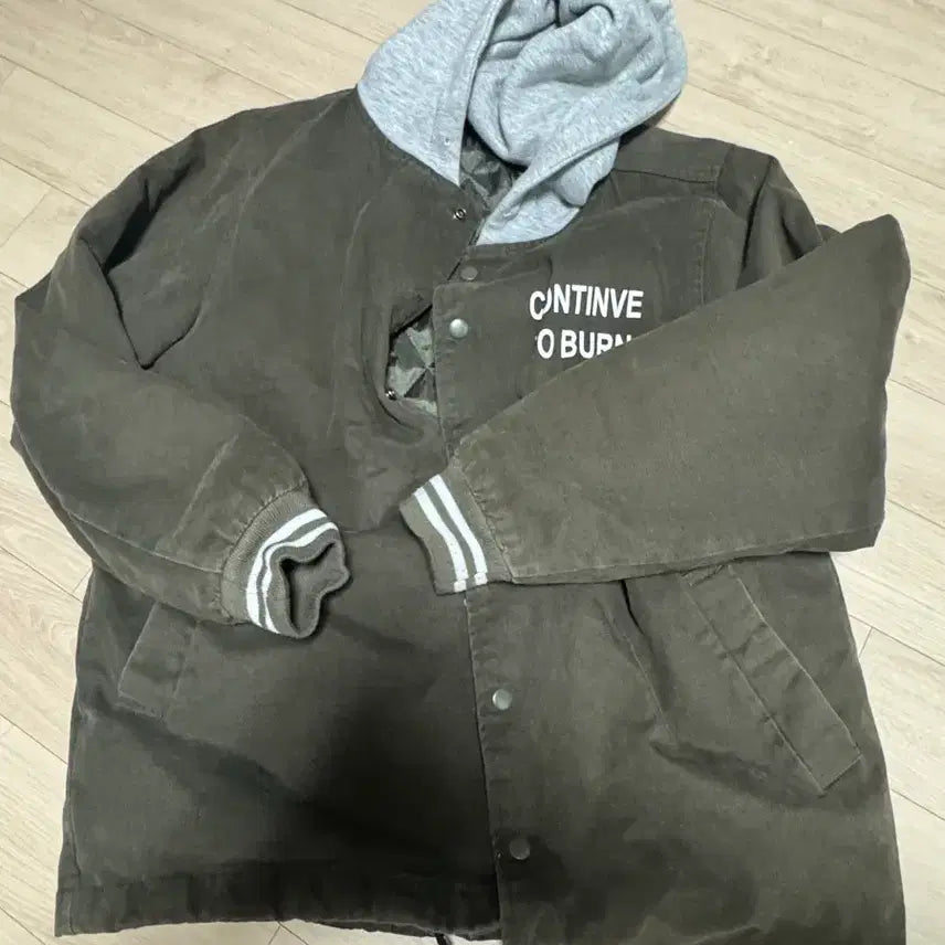 [BUNJANG] Khaki Hooded Stadium Jumper / 후드 스타디움 점퍼 카키