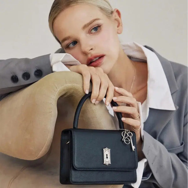 [BUNJANG] Cléceleste Cowhide Mini Handle Bag Black / 클레셀레스트 소가죽 핸들백 블랙 미니백