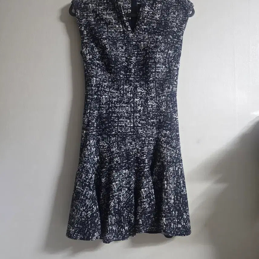 [BUNJANG] Time Postmodern Navy Pattern Dress / 타임 포스트모던 네이비 패턴 원피스 82-64-160