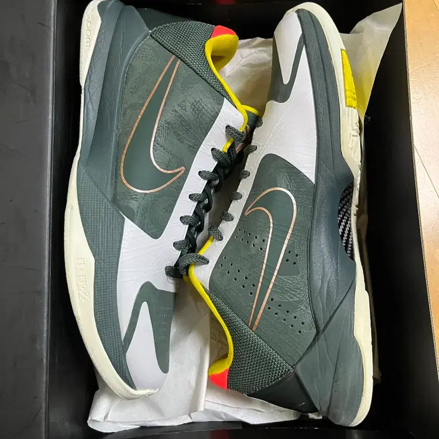 [BUNJANG] Nike Kobe 5 EYBL US 9 / 코비5 eybl 270