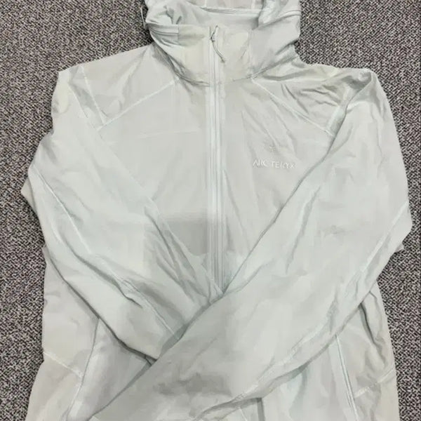 [BUNJANG] Arc'teryx Windbreaker Hoodie Women's M / 아크테릭스 바람막이 후디 여성m