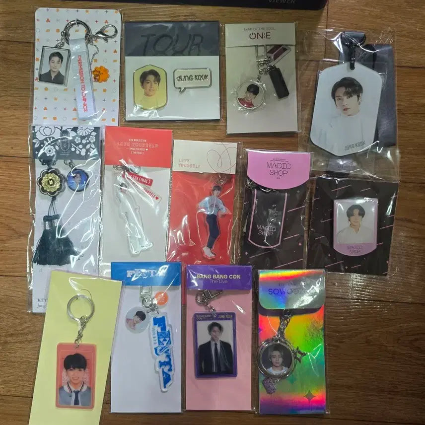 [BUNJANG] BTS Jungkook Bundle Set Keyring & Badge Set / 방탄 BTS 정국 JK 키링 모음