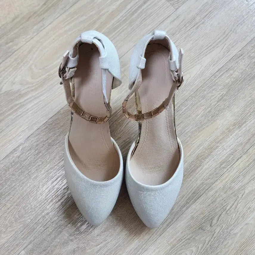 [BUNJANG] White Strap Heels / 화이트 스트랩 힐