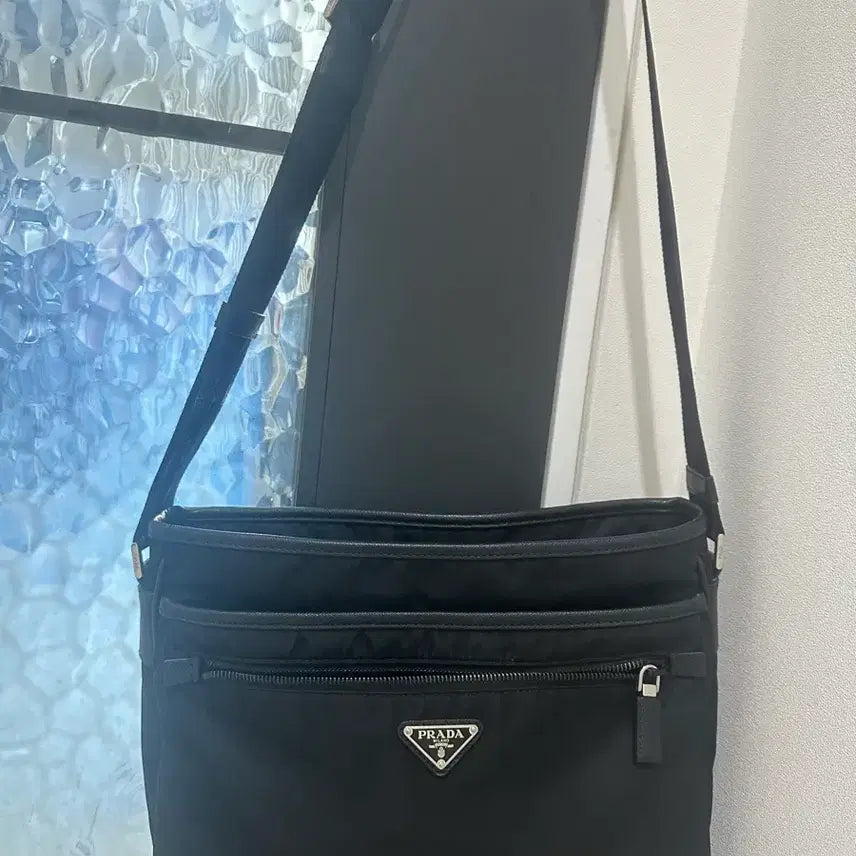 [BUNJANG] Prada Original New Nylon Messenger Bag / (정품/신형) 프라다 리나일론 메신저백 (남녀공용/착샷O)