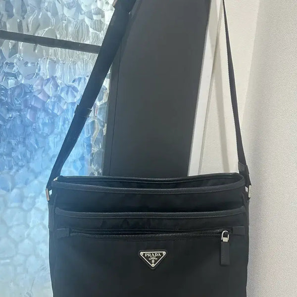 [BUNJANG] Prada Original New Nylon Messenger Bag / (정품/신형) 프라다 리나일론 메신저백 (남녀공용/착샷O)