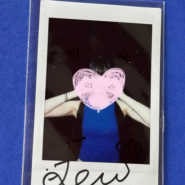 [BUNJANG] Everglow Yiu Signed Polaroid / 에버글로우 폴라 에버글로우 이유 싸인 폴라로이드
