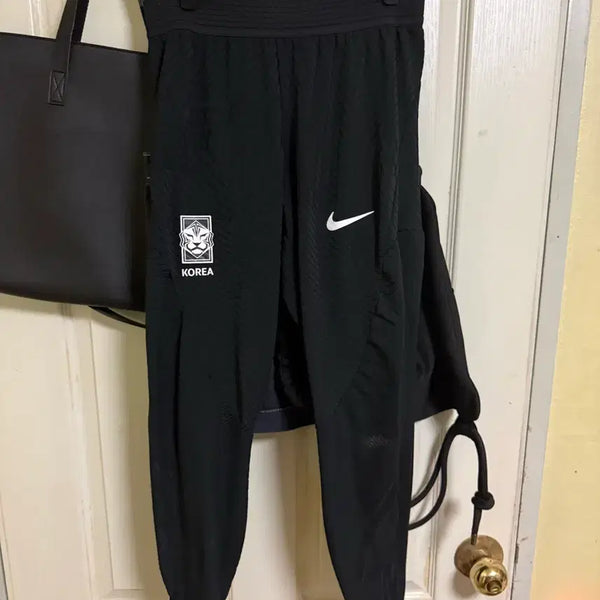 [BUNJANG] 2022-2024 National Football Team Training ADV Pants - Size L / 22-24 축구 국가대표 트레이닝 adv 팬츠 L 사이즈