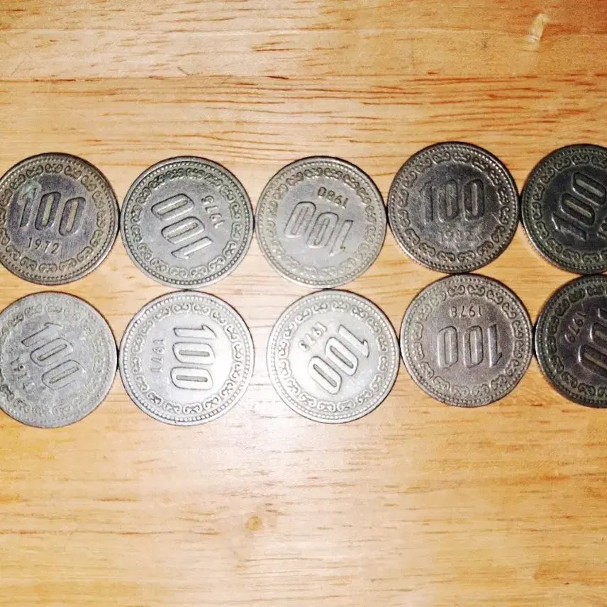 [BUNJANG] 1972-1982 South Korean 100 Won Coin Collection (10 Coins) / 100원 동전 (1972-1982)