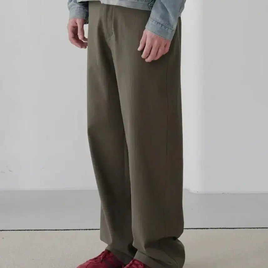 [BUNJANG] Noun Straight Chino Khaki Pants Size 0 / 0 노운 스트레이트 치노 카키
