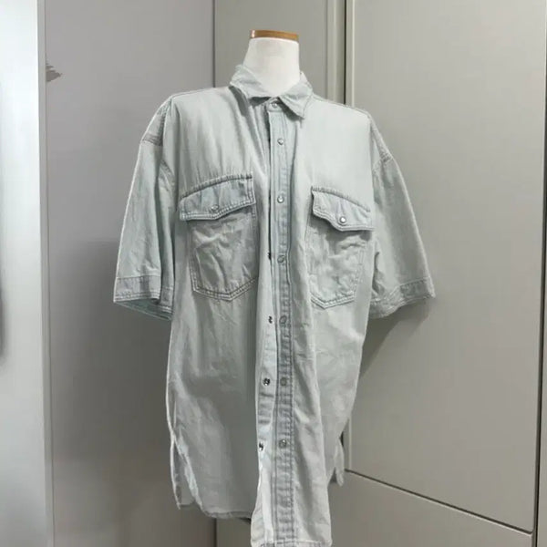 [BUNJANG] Oversized Light Wash Short Sleeve Shirt / 오버핏 연청 반팔 셔츠