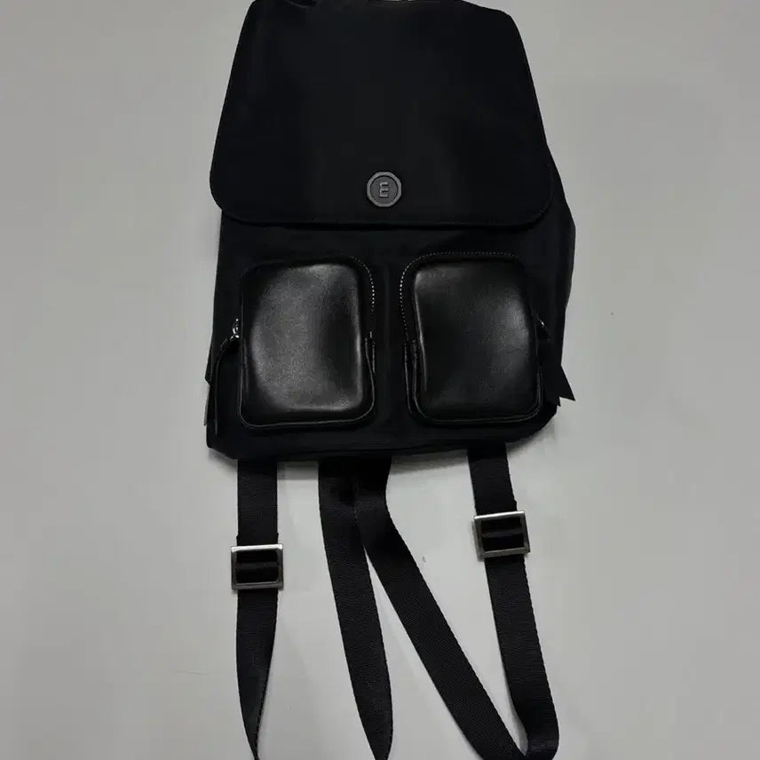 [BUNJANG] MINITMUTE Clo Backpack Black / 미닛뮤트(MINITMUTE) 클로 백팩 블랙