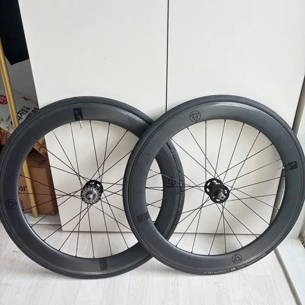 [BUNJANG] Unknown SL60 Carbon Wheelset with Tires, Tubes, and Cogset / 언노운 sl60 무하자 카본휠셋 타튜코락 포함