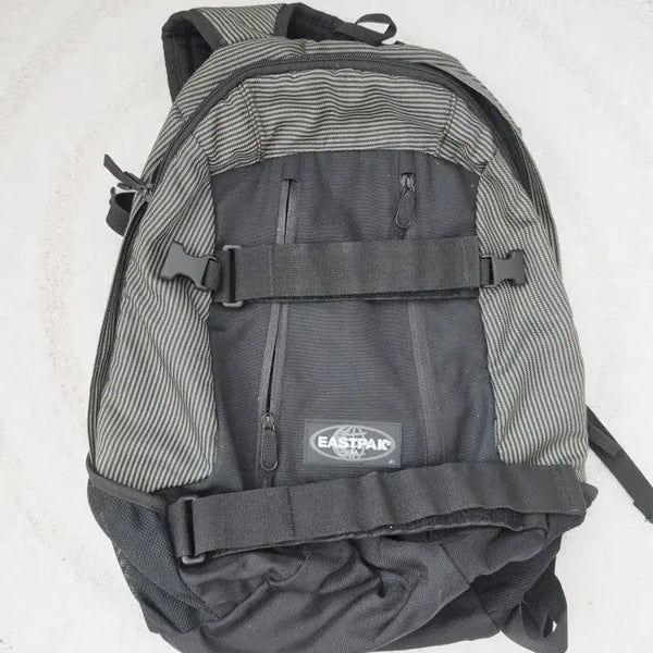 [BUNJANG] Eastpak Black Stripe Backpack Standard Size / 이스트팩 블랙 스트라이프 백팩 일반 사이즈