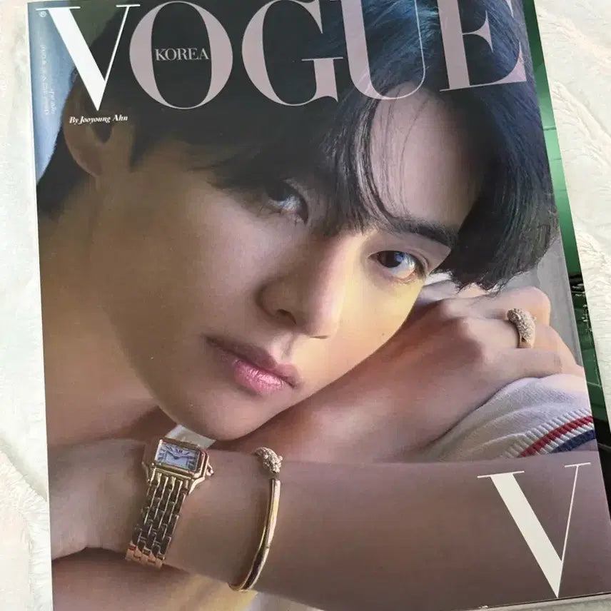 [BUNJANG] BTS V Vogue Magazine / 방탄소년단 뷔 보그 잡지