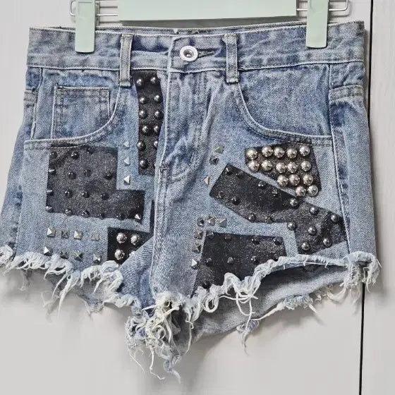 [BUNJANG] Studded Denim Shorts / 청바지 숏팬츠 스터드 장식