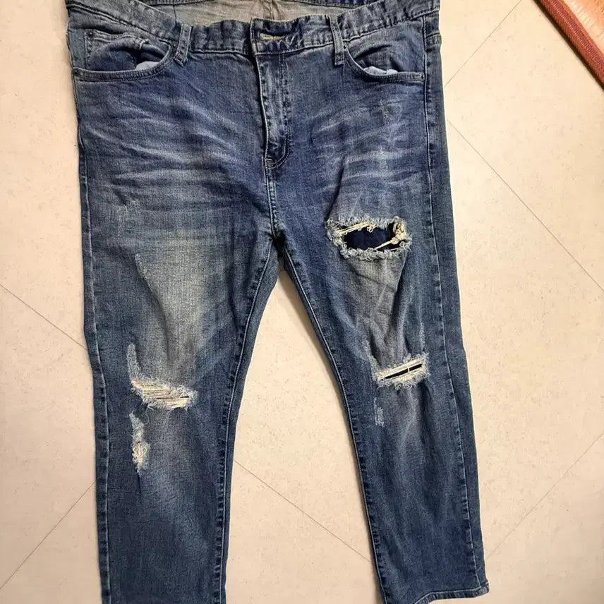 [BUNJANG] Men's Distressed Wash Jeans (37-inch) / 청바지 남성용 데미지 워싱 청바지37인치