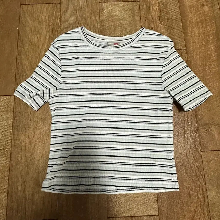[BUNJANG] SPAO Striped Cropped Short Sleeve T-Shirt Size S / 스파오 단가라 크롭 반팔티 s