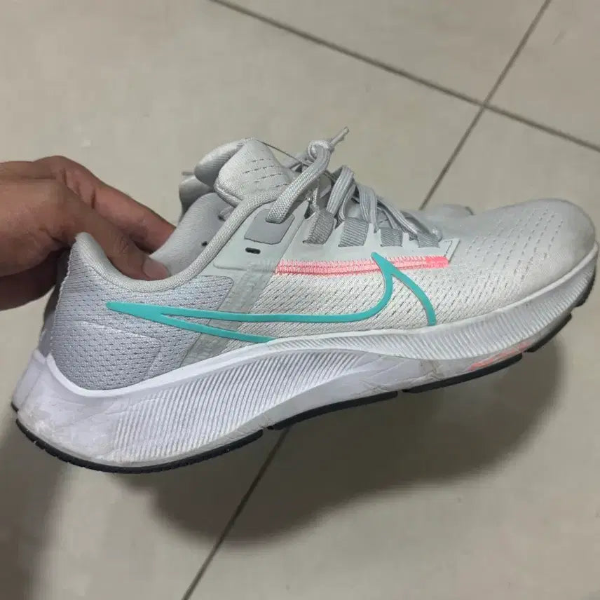 [BUNJANG] Nike Air Zoom Pegasus 38 Women's Running Shoes White Dynamic Turquoise Size 250 / 여성 러닝화250-나이키 에어 줌 페가수스 38